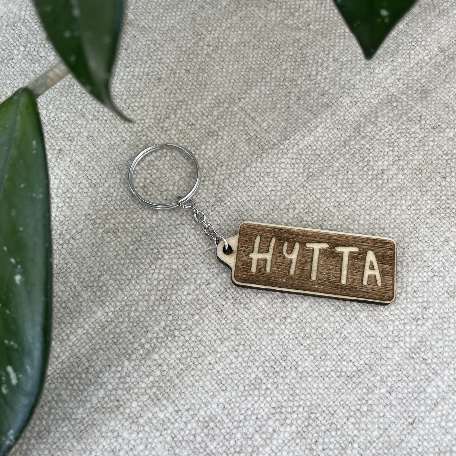 Hytta - Nøkkelring i tre